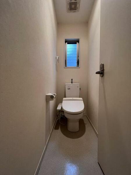 トイレ：１階トイレ（クリーニング前）