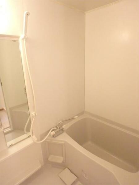 画像6:ゆったりとした浴室