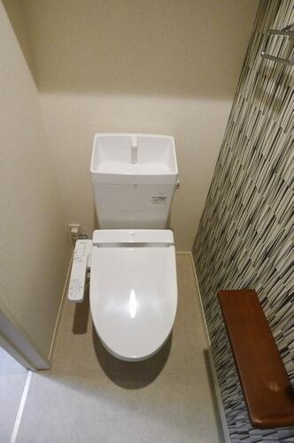 画像13:多機能便座のトイレです