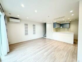 神奈川県厚木市王子1丁目