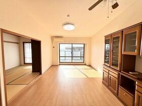 リバティタウン伊勢原１１番館