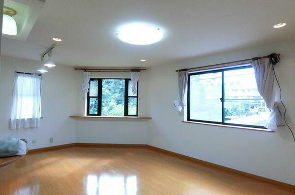 detached 東京都世田谷区上祖師谷６丁目

地図を見る