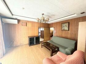 神奈川県伊勢原市沼目３丁目