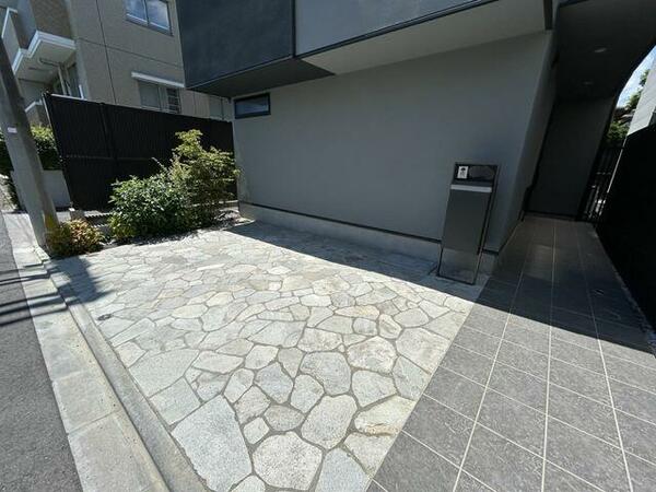 detached 東京都中野区中野６丁目

地図を見る