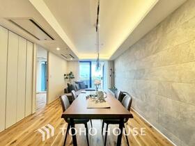 東京都港区六本木６丁目