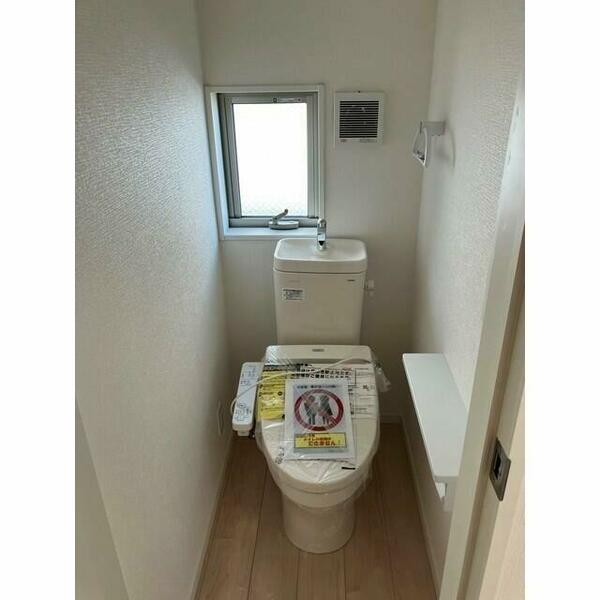 画像10:2階トイレ