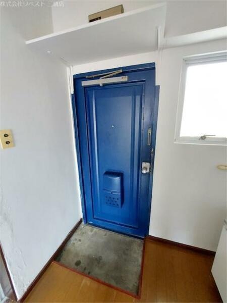 画像8:青い扉が特徴的です♪