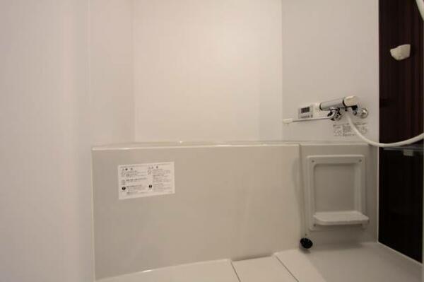画像6:清潔なバスルームはいかがでしょうか。（01号室参照）