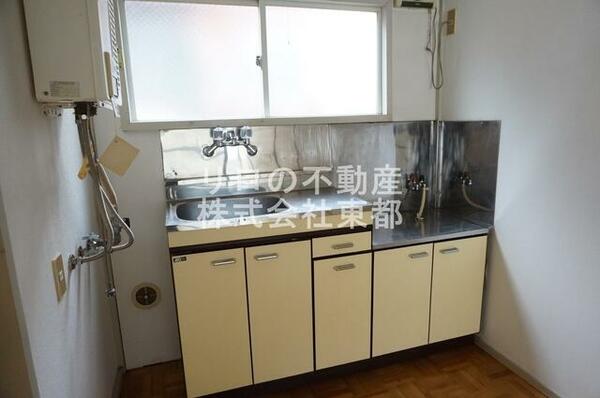 画像5:便利なガスコンロ設置可能なキッチンです♪収納もあります！
