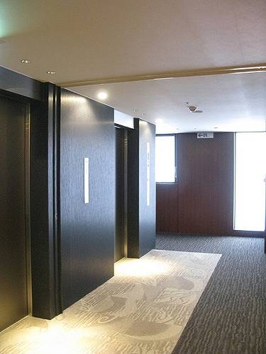 画像15:エレベータホール