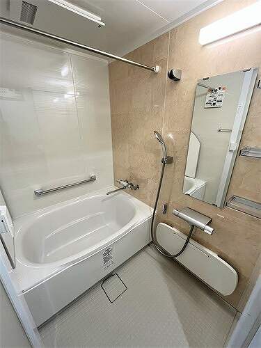 画像5:未使用のバスルーム（浴室暖房換気乾燥機付き）