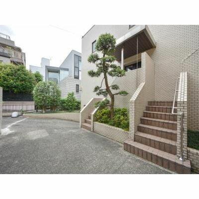 detached 東京都渋谷区広尾３丁目

地図を見る