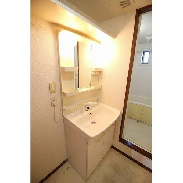 apartment 茨城県牛久市栄町４丁目
地図を見る