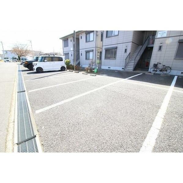 apartment 茨城県牛久市栄町４丁目
地図を見る