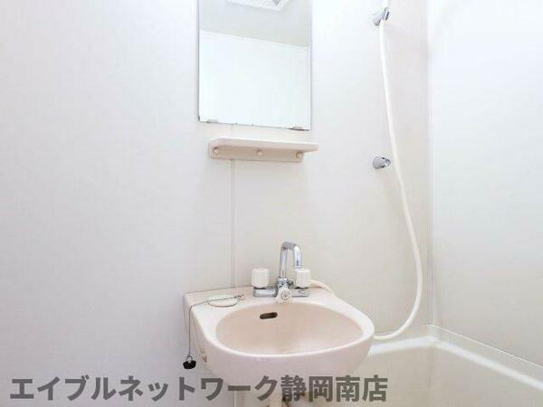 画像11:スペースが確保できる洗面所です