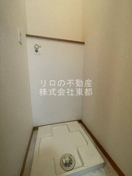 画像15:水漏れの心配がない防水パン付きの洗濯機置き場です