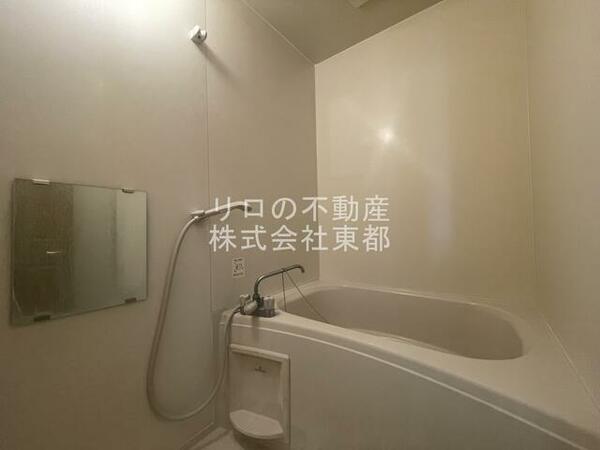 画像6:バスルームは浴槽付なので、ゆったり湯船につかれますね♪