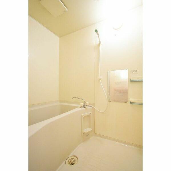 画像10:落ち着いた空間のお風呂です