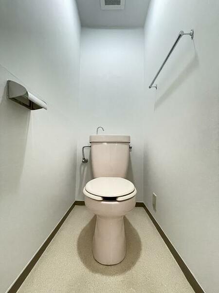 画像6:トイレ空間が広くゆったり！毎日快適に暮らせます♪
