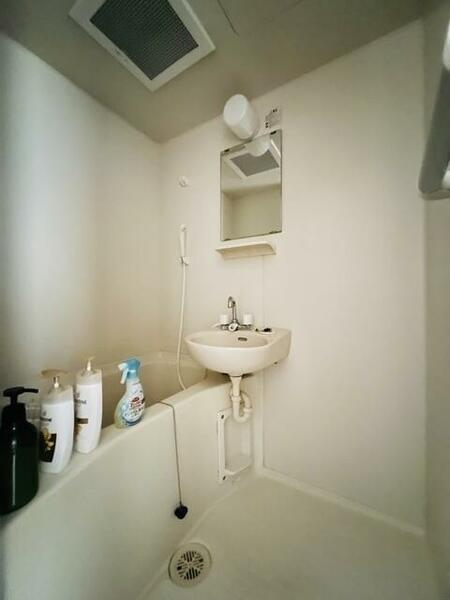 画像5:清潔感のある浴室で、１日の疲れを癒しリラックスできます。