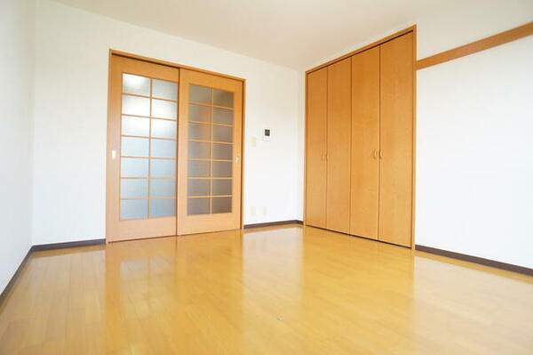 画像3:洋室と廊下の扉はスライド式！部屋のレイアウトがしやすい！