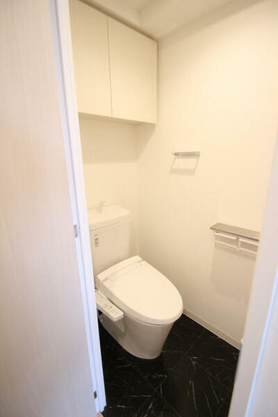 画像10:個室トイレ（反転タイプ）
