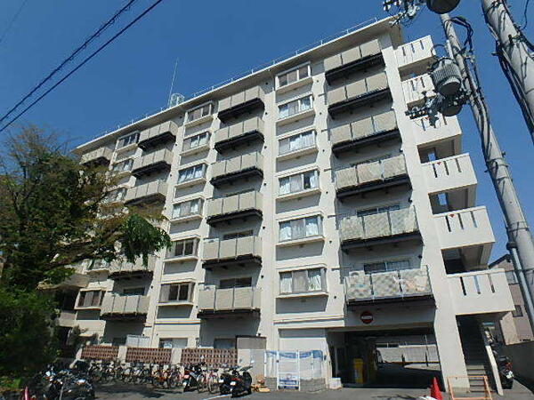兵庫県伊丹市中央４丁目(賃貸マンション2DK・3階・42.00㎡)の写真 その1
