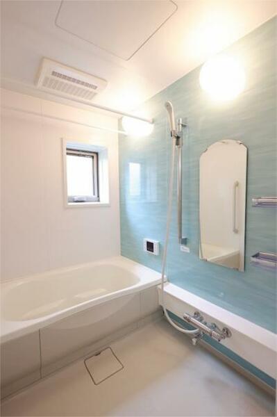 画像6:追焚、浴室乾燥機能付き☆ブルーのパネルも清涼感があります！