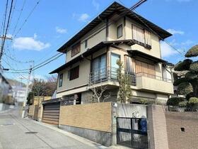 兵庫県川西市花屋敷2丁目