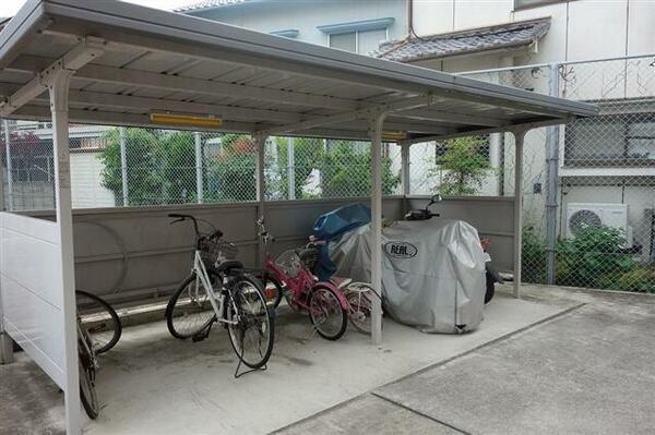 画像16:屋根付きの駐輪場で雨の日も安心です！