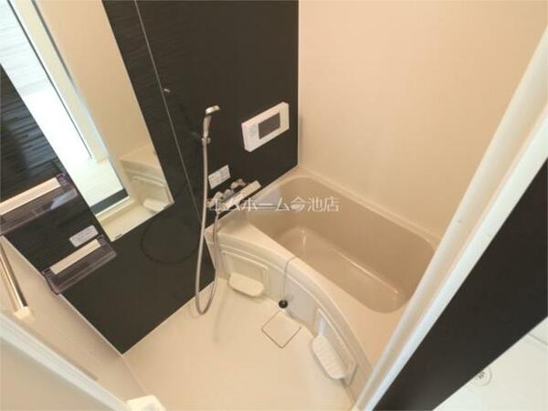 画像4:浴室暖房乾燥機完備　浴室ＴＶ付バスルーム