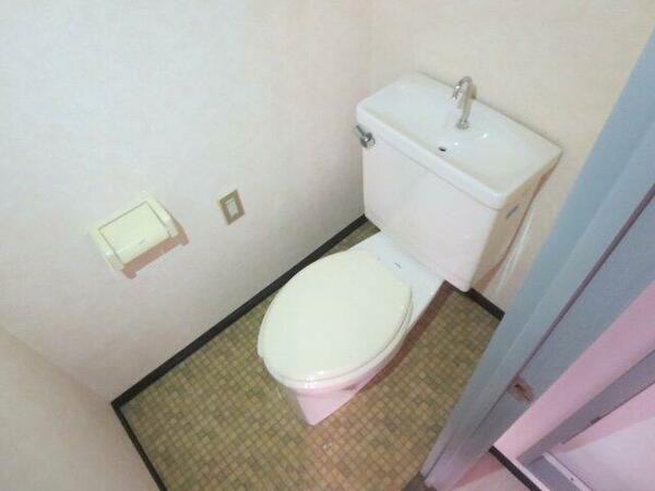 画像7:同間取り最上階のお部屋　トイレ