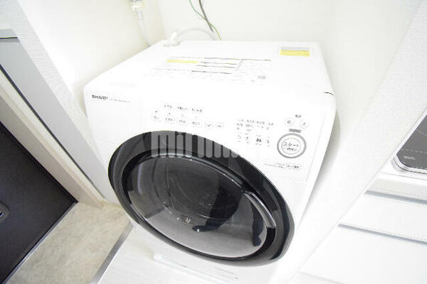 画像14:乾燥機付きドラム式洗濯機完備。