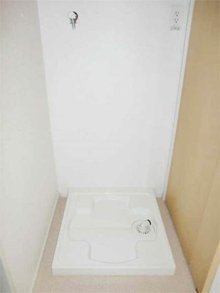 画像16:洗濯機置き場