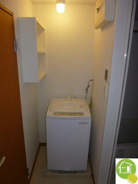 画像11:室内に洗濯機あります！※別のお部屋の写真です。