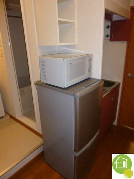 画像9:電子レンジ　冷蔵庫　※別のお部屋の写真です。