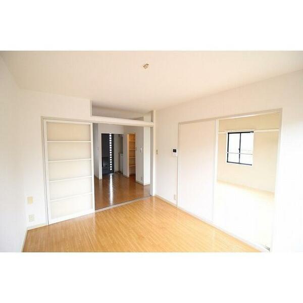 apartment 茨城県牛久市中央３丁目
地図を見る