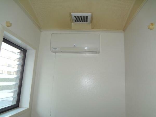 画像12:浴室暖房乾燥機付きで冬は暖かく、カビ対策にも