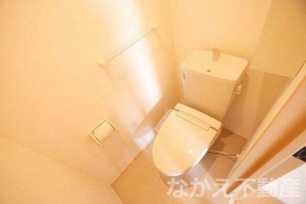 画像7:清潔感のあるトイレです