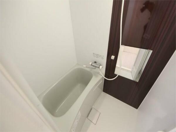 画像4:浴室暖房乾燥機付　２４時間換気機能付バスルーム