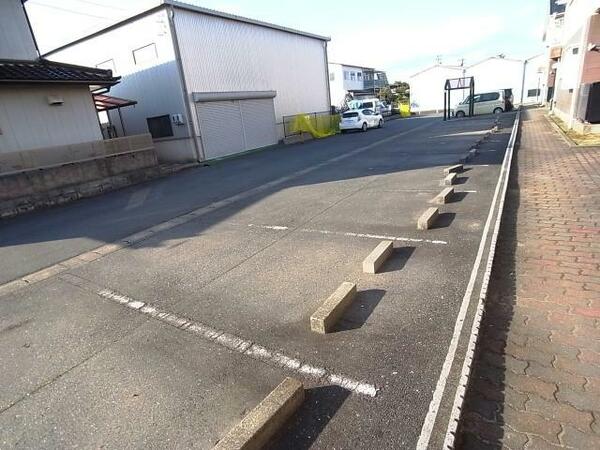 駐車場：駐車場