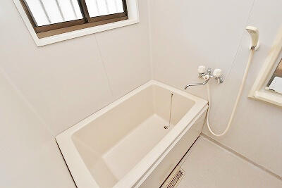 画像6:お風呂に窓があるのも嬉しいポイント