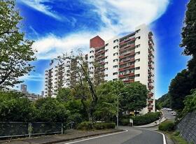 若葉台団地1−8号棟