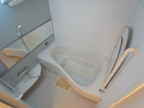画像5:浴室乾燥機・追炊き可能なバスルーム