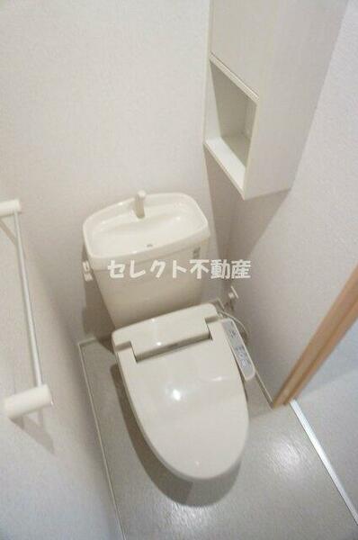画像7:【グリーンアベニュー　Ｅ】コンパクトで使いやすいトイレです