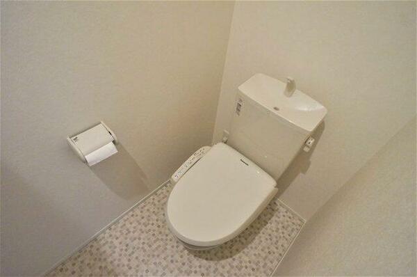 画像5:トイレは１階と２階にあります