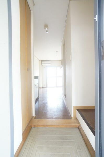 画像7:シンプルでスッキリとした玄関スペース☆