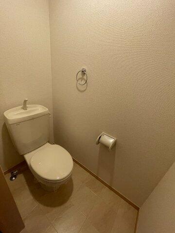 コンパクトで使いやすいトイレです