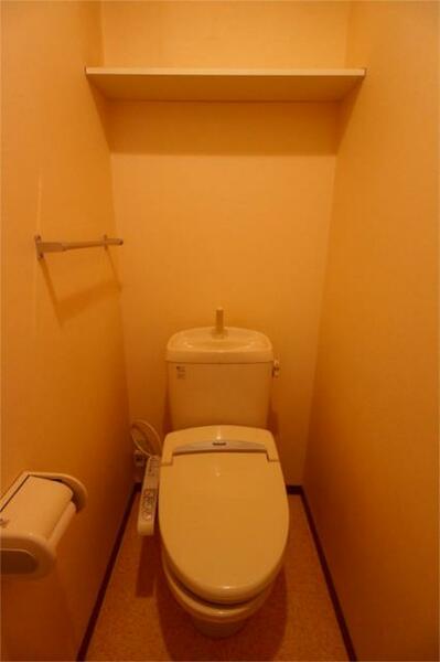 画像10:ウォシュレット付きのトイレ・別号室参考写真