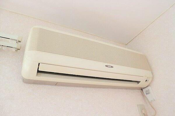 画像15:冷暖房付きのエアコン